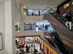 Lucky Plaza (D9), Retail #550536561